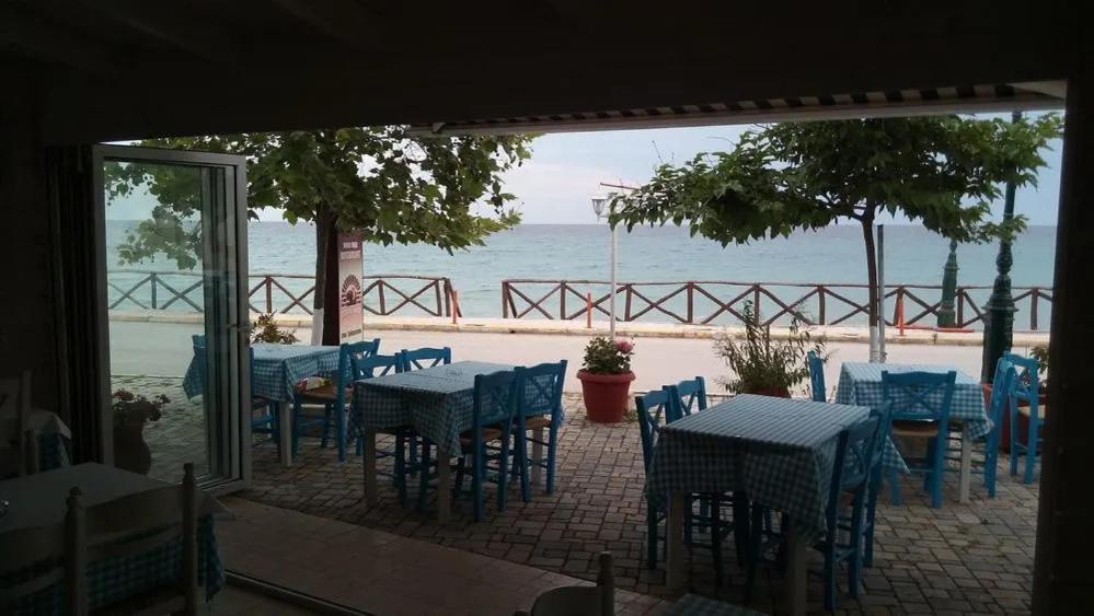Kyparissis Apartment Possidi Luaran gambar